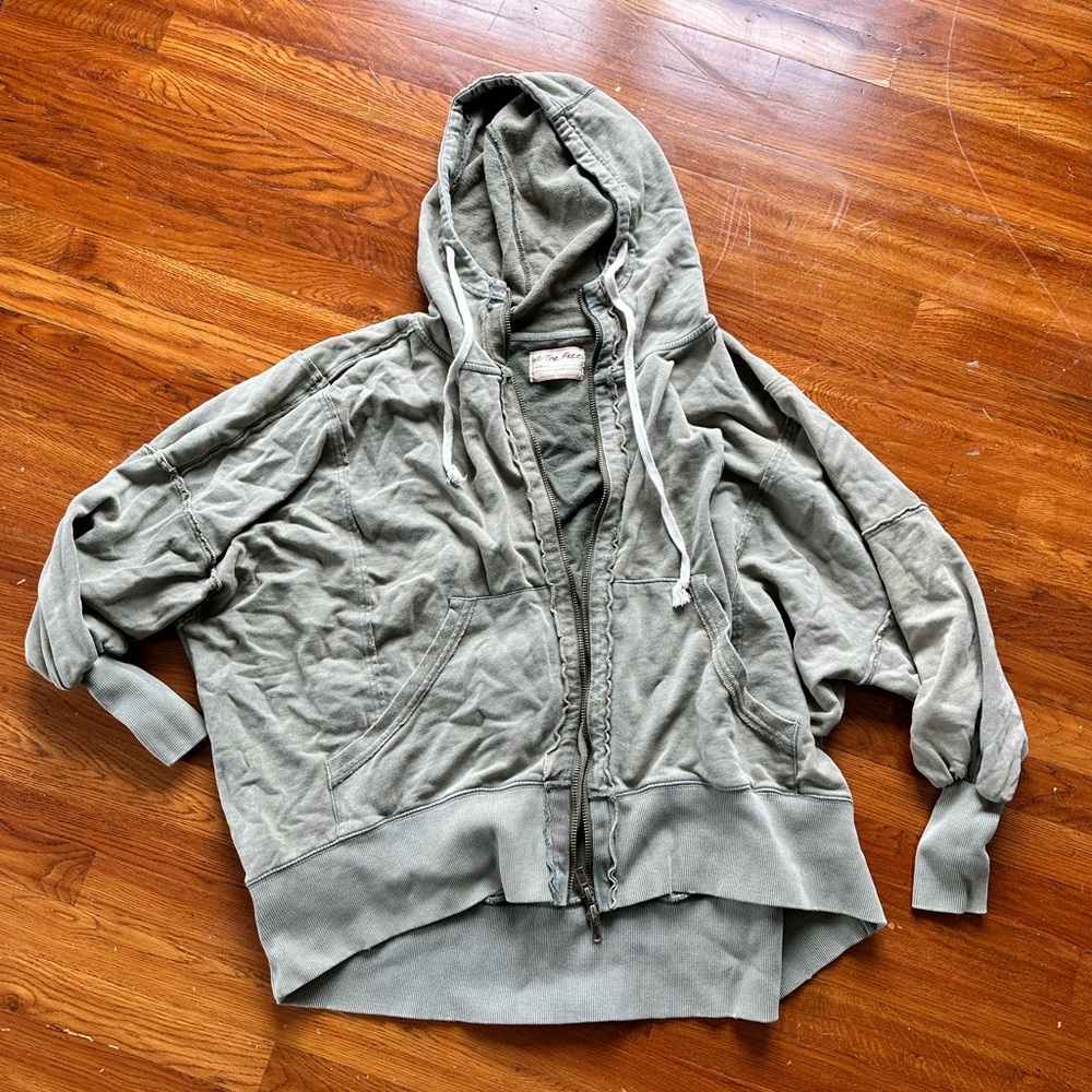 Free People Camden Zip Hoodie
Size large, typical FP oversized 

Retired color